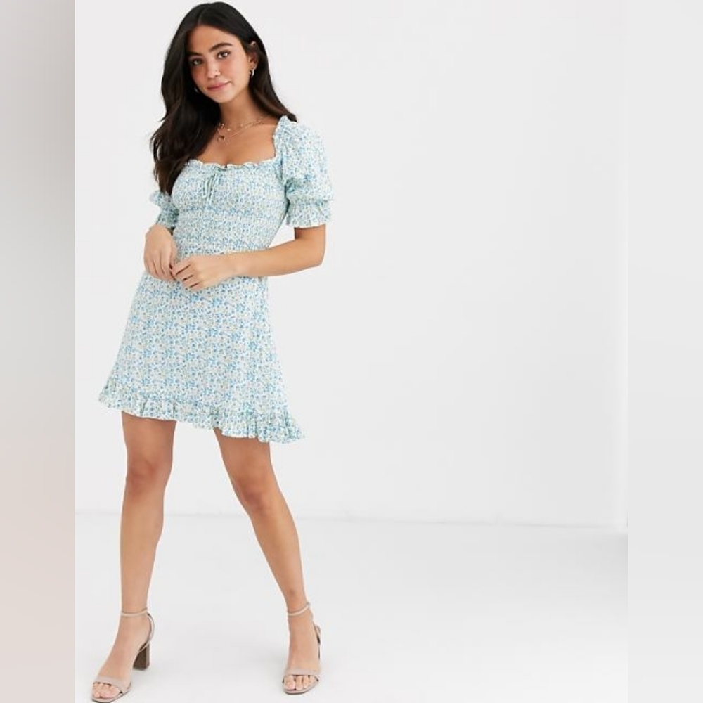 Smocked Puff-Sleeve Floral Mini Dress in Light Blue